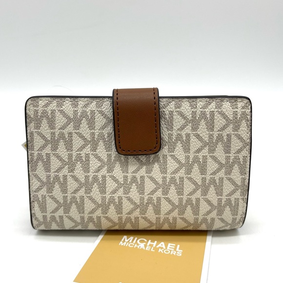 Michael Kors Medium Corner Zip Wallet - Picture 4 of 8